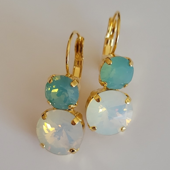 Austrian Crystal Earrings in Gold - Picture 5 of 7